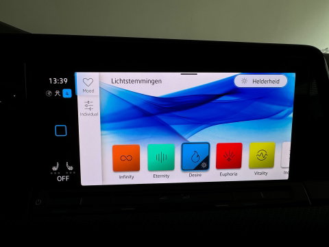 Volkswagen Golf 1.5 eTSI R-Line Pano|Sfeer|Camera|CarPlay