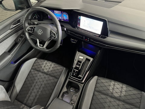 Volkswagen Golf 1.5 eTSI R-Line Pano|Sfeer|Camera|CarPlay