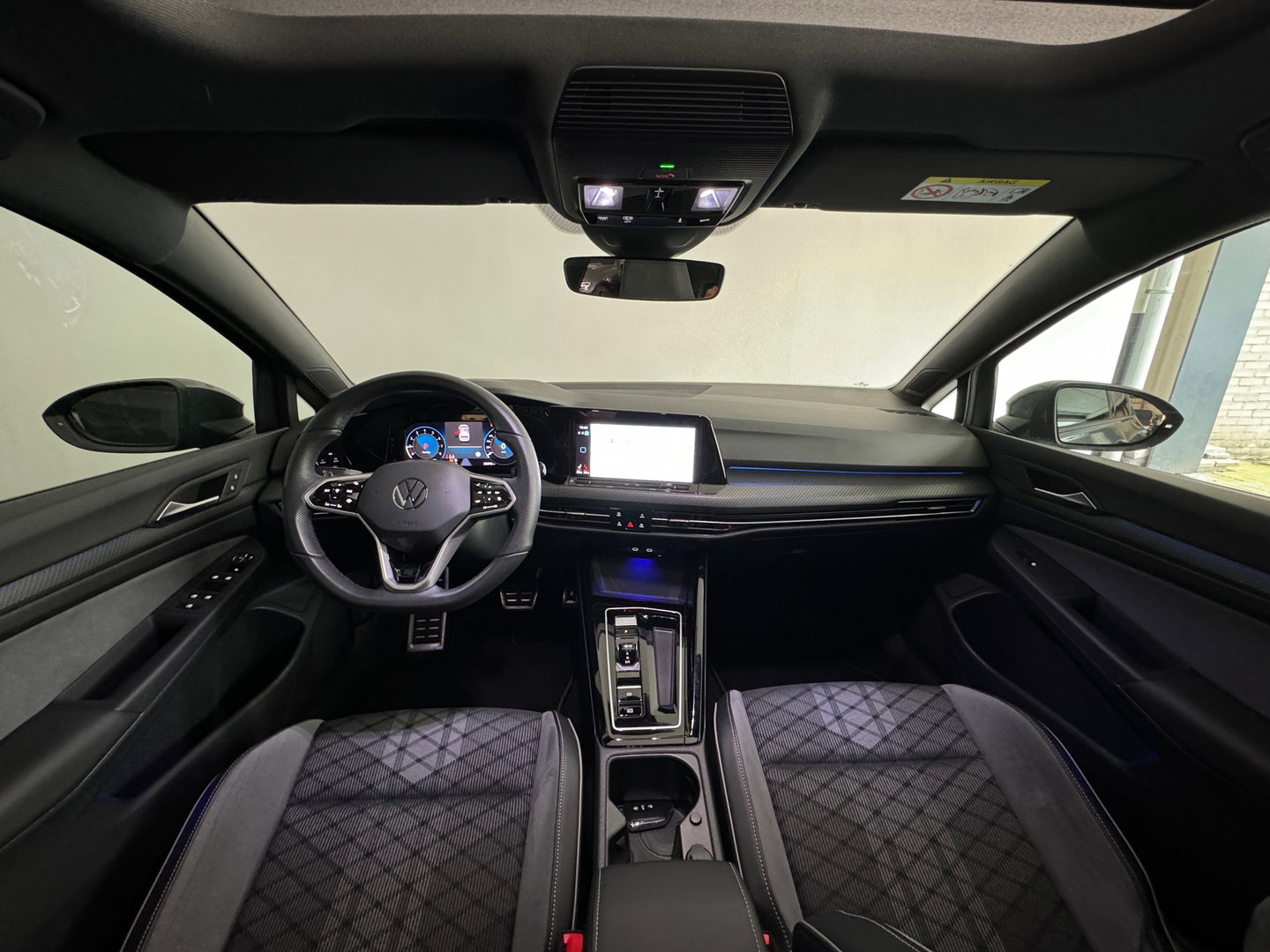 Volkswagen Golf 1.5 eTSI R-Line Pano|Sfeer|Camera|CarPlay