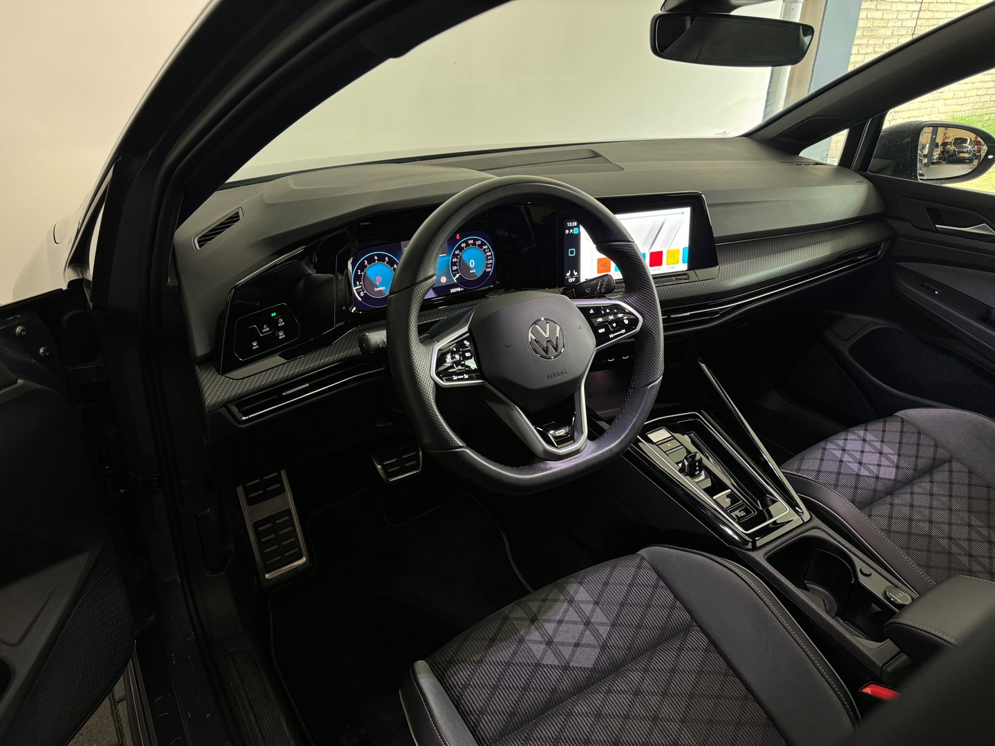 Volkswagen Golf 1.5 eTSI R-Line Pano|Sfeer|Camera|CarPlay