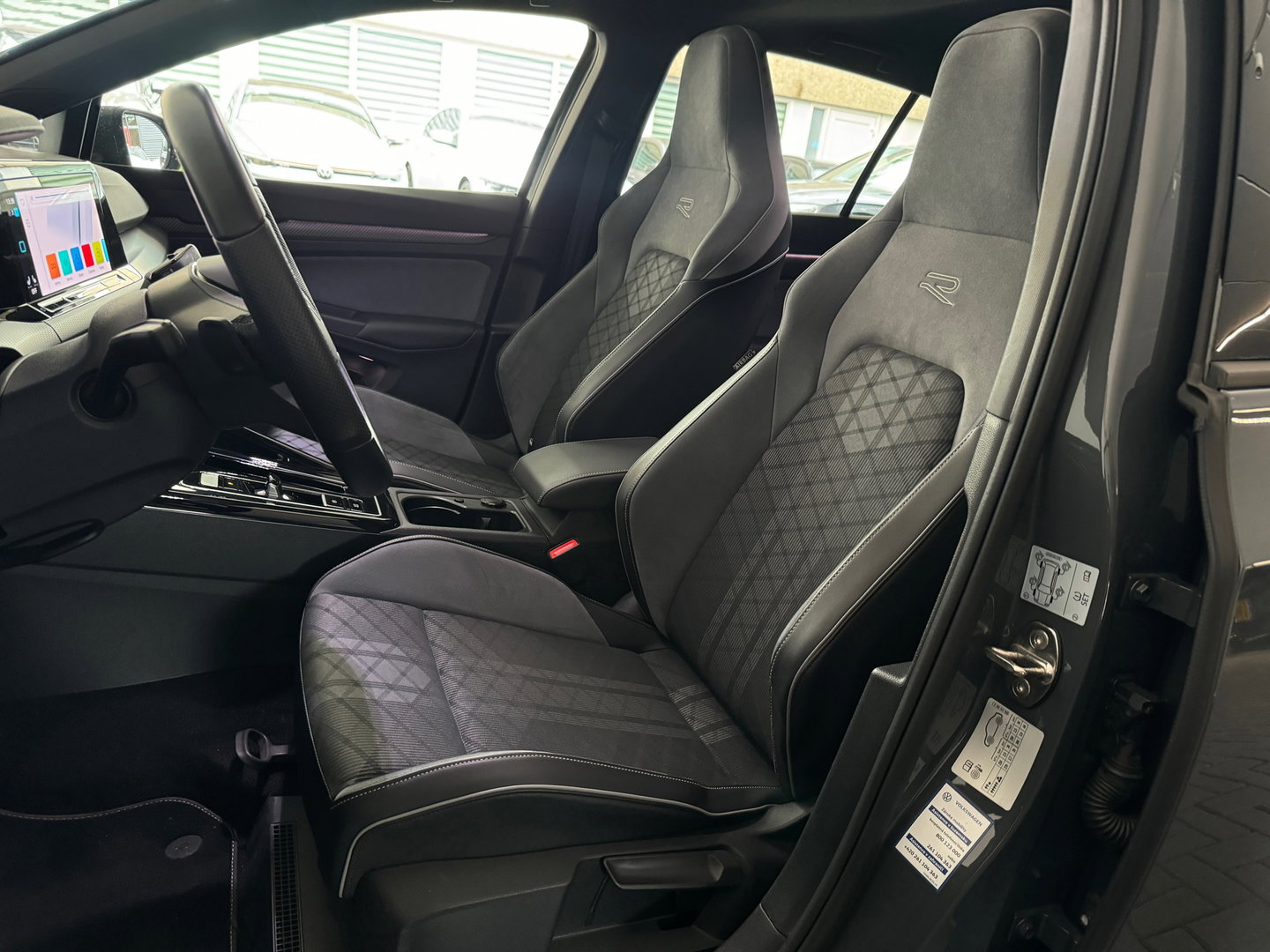 Volkswagen Golf 1.5 eTSI R-Line Pano|Sfeer|Camera|CarPlay