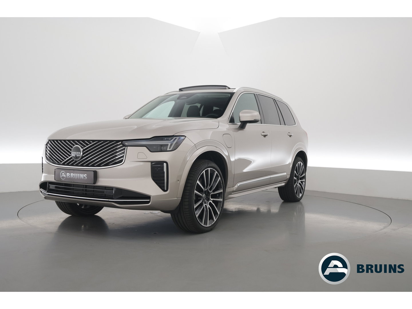 Volvo XC90 2.0 T8 Plug-in hybrid AWD Ultra Bright | Pano | MY26 | 360 Cam | Trekhaak | Stoelvent. | H&K Audio | HUD |