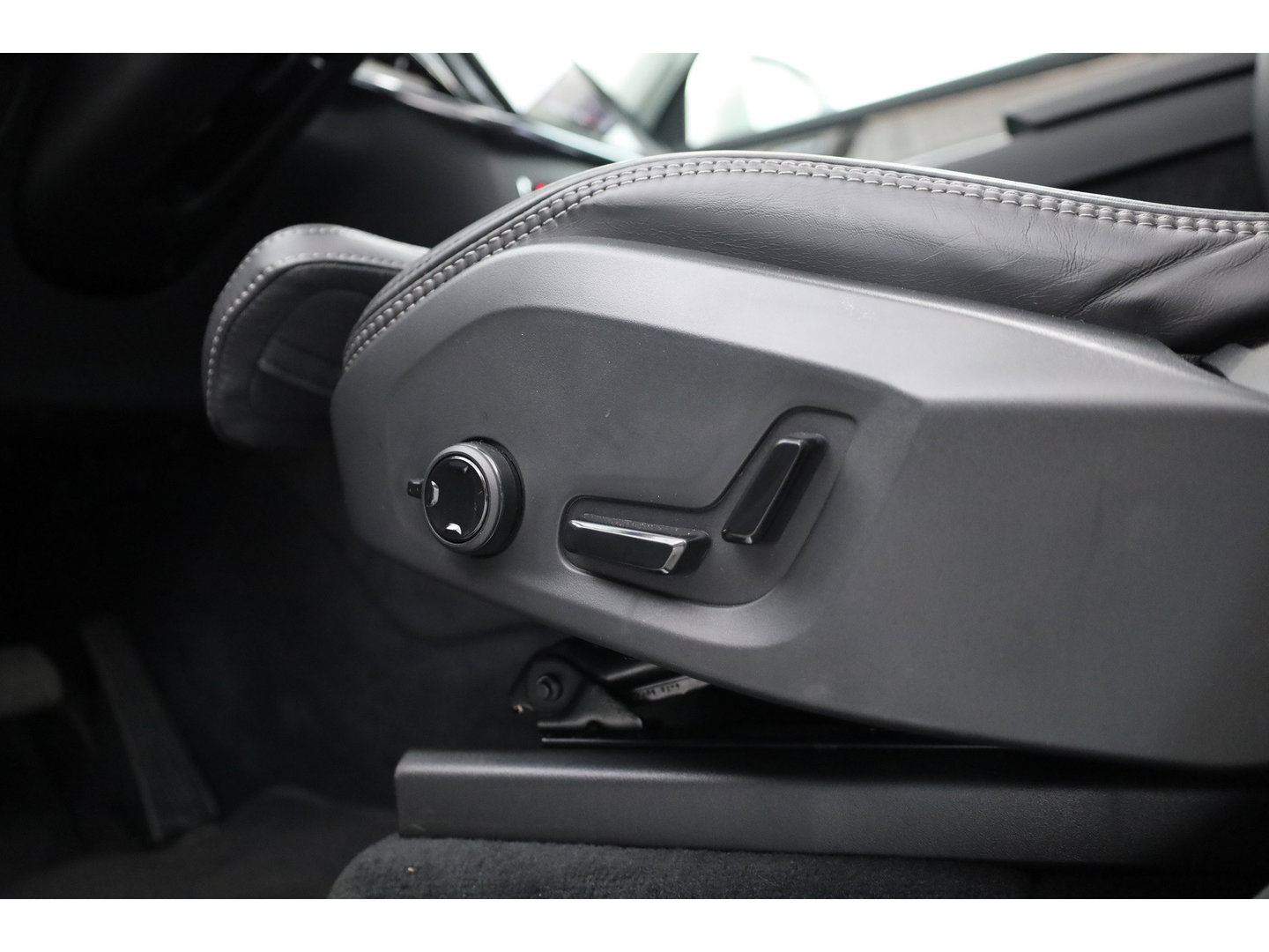 Volvo XC90 2.0 T8 Plug-in hybrid AWD Ultra Bright | Pano | MY26 | 360 Cam | Trekhaak | Stoelvent. | H&K Audio | HUD |