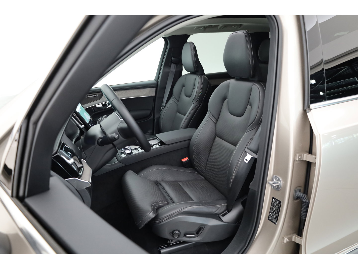 Volvo XC90 2.0 T8 Plug-in hybrid AWD Ultra Bright | Pano | MY26 | 360 Cam | Trekhaak | Stoelvent. | H&K Audio | HUD |