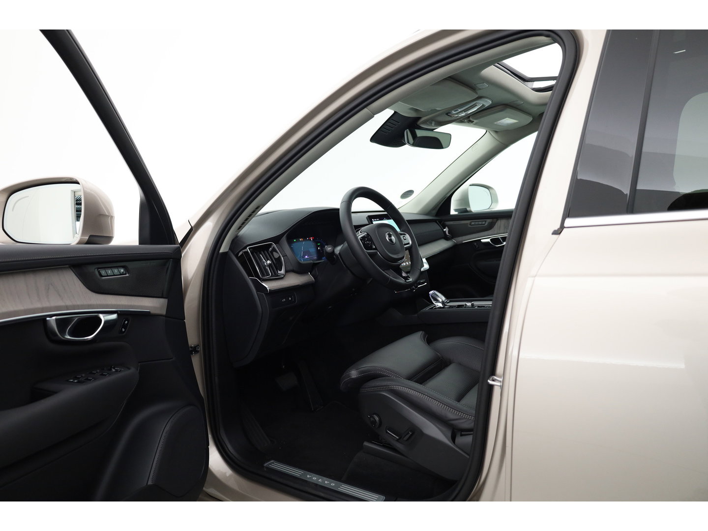 Volvo XC90 2.0 T8 Plug-in hybrid AWD Ultra Bright | Pano | MY26 | 360 Cam | Trekhaak | Stoelvent. | H&K Audio | HUD |