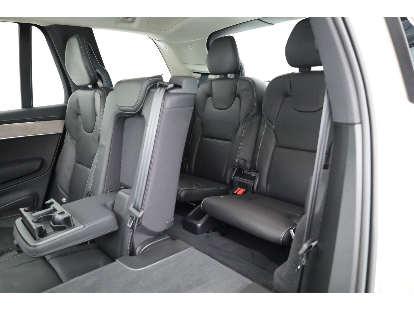 Volvo XC90 2.0 T8 Plug-in hybrid AWD Ultra Bright | Pano | MY26 | 360 Cam | Trekhaak | Stoelvent. | H&K Audio | HUD |