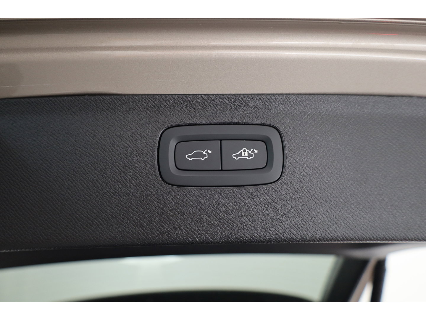 Volvo XC90 2.0 T8 Plug-in hybrid AWD Ultra Bright | Pano | MY26 | 360 Cam | Trekhaak | Stoelvent. | H&K Audio | HUD |
