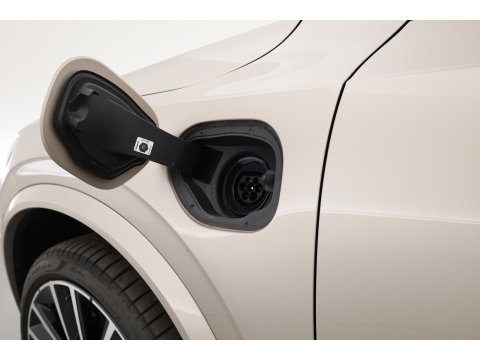 Volvo XC90 2.0 T8 Plug-in hybrid AWD Ultra Bright | Pano | MY26 | 360 Cam | Trekhaak | Stoelvent. | H&K Audio | HUD |