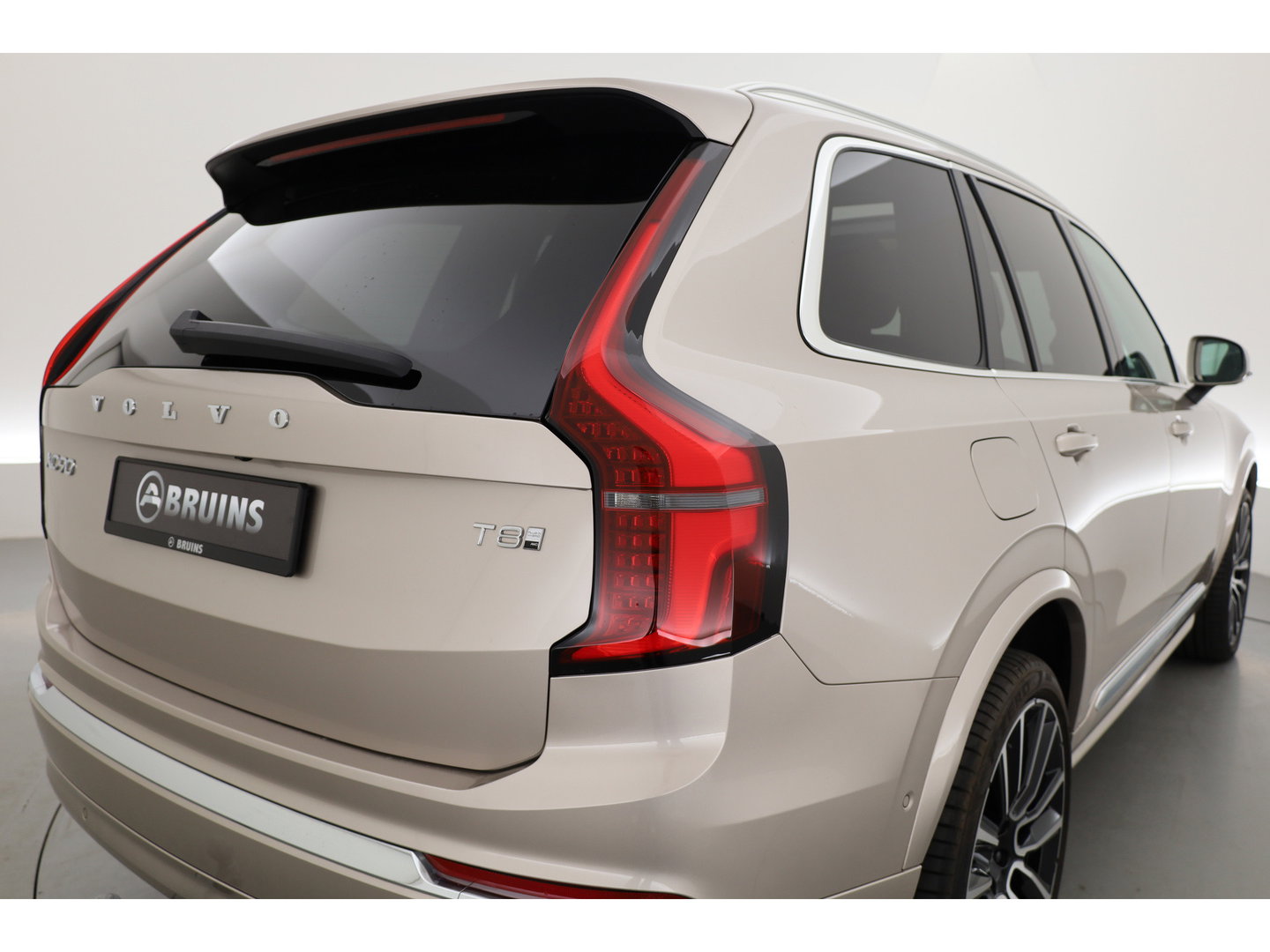 Volvo XC90 2.0 T8 Plug-in hybrid AWD Ultra Bright | Pano | MY26 | 360 Cam | Trekhaak | Stoelvent. | H&K Audio | HUD |