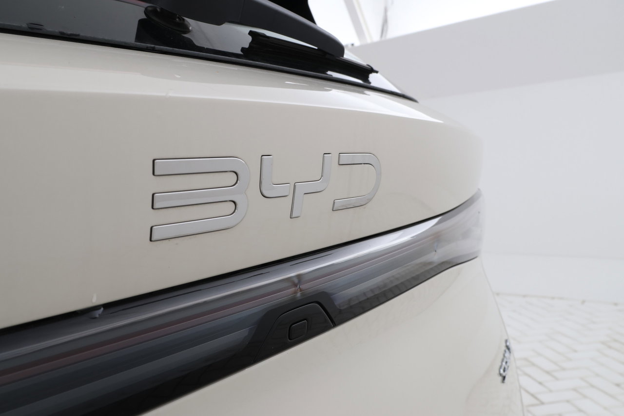 BYD SEAL