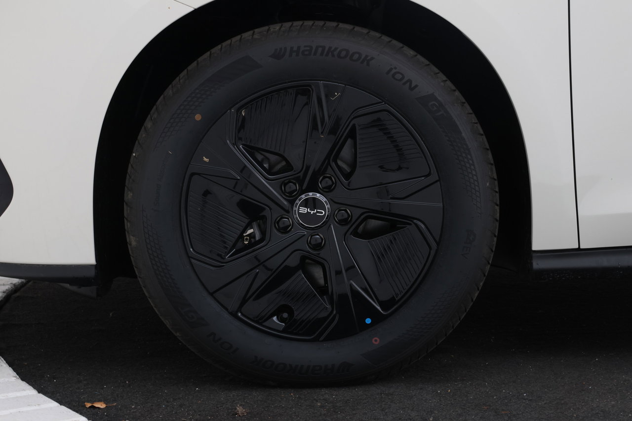 BYD SEAL