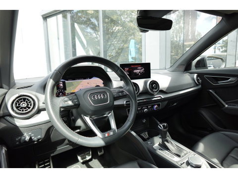 Audi Q2 35 TFSI S 2X S-LINE Edition PANO KEYLESS MATRIX
