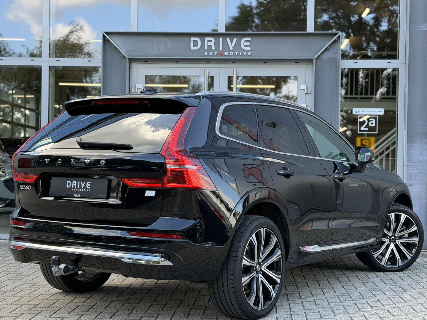 Volvo XC60 2.0 T8 455PK Plug-in hybrid AWD Ultimate Bright Pano|Luchtvering|Ventilatie|Pilot||H/K|HUD|Trekhaak|21"