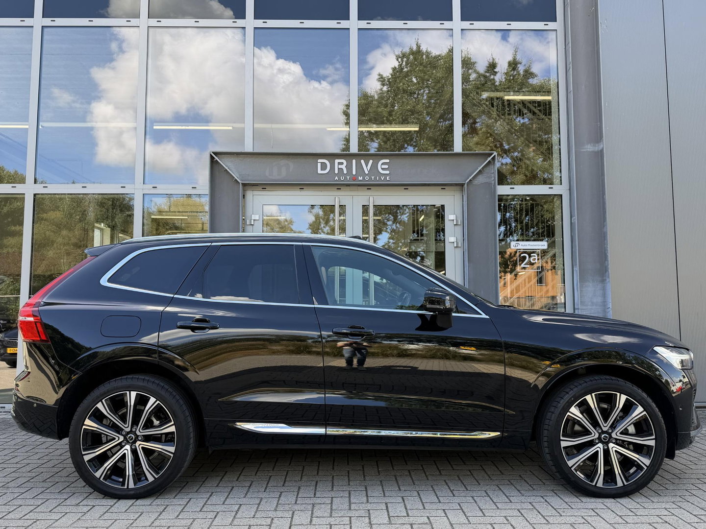 Volvo XC60 2.0 T8 455PK Plug-in hybrid AWD Ultimate Bright Pano|Luchtvering|Ventilatie|Pilot||H/K|HUD|Trekhaak|21"