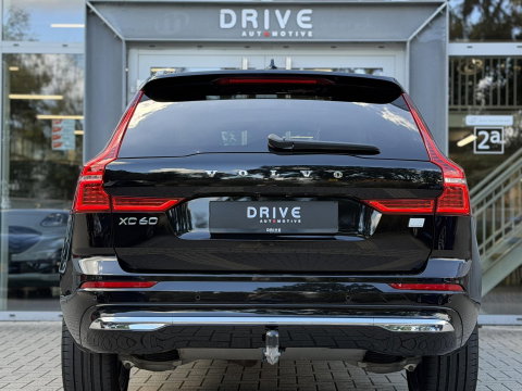 Volvo XC60 2.0 T8 455PK Plug-in hybrid AWD Ultimate Bright Pano|Luchtvering|Ventilatie|Pilot||H/K|HUD|Trekhaak|21"