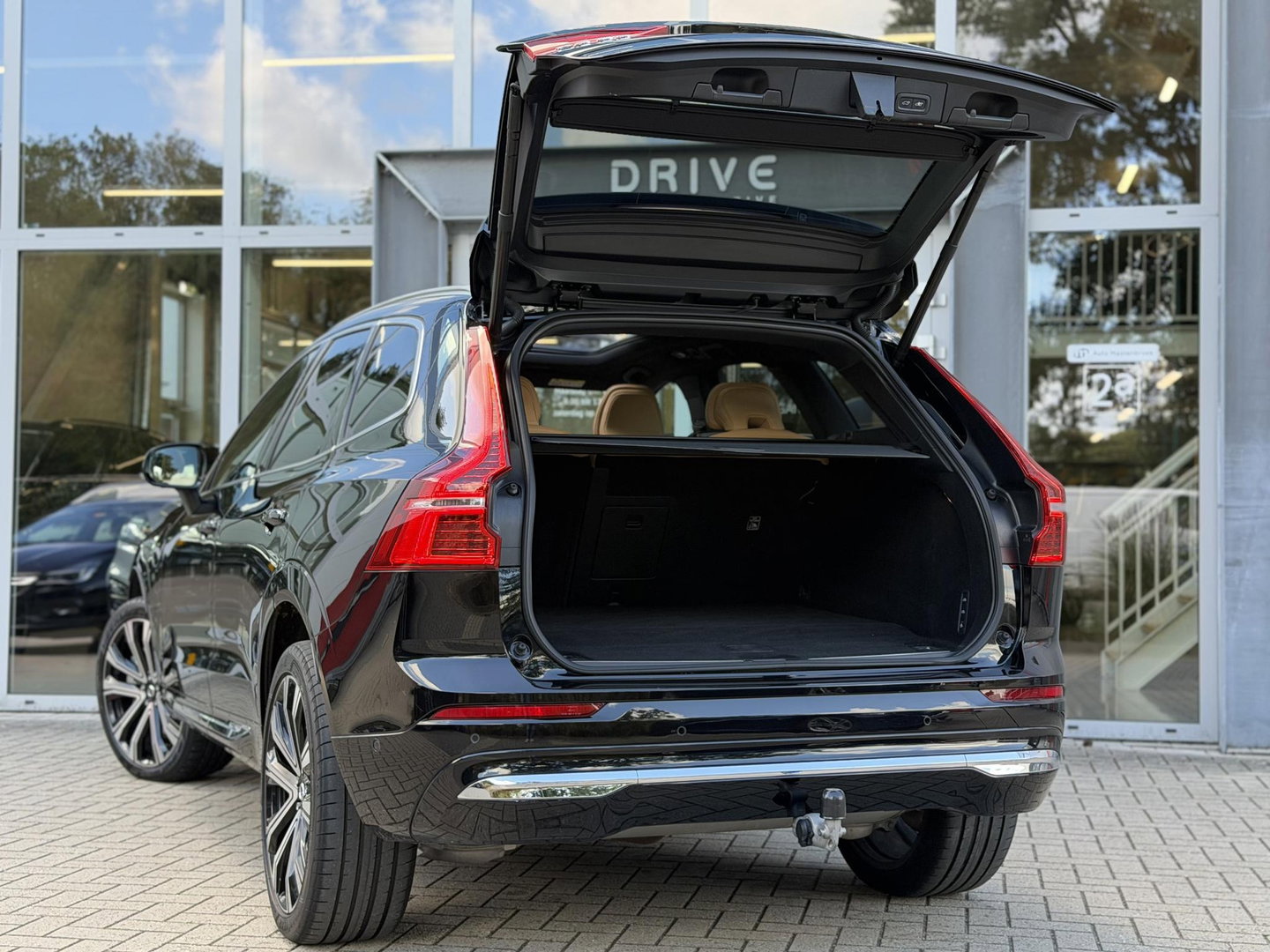 Volvo XC60 2.0 T8 455PK Plug-in hybrid AWD Ultimate Bright Pano|Luchtvering|Ventilatie|Pilot||H/K|HUD|Trekhaak|21"