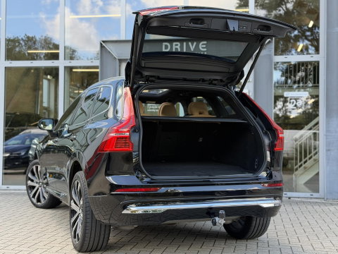 Volvo XC60 2.0 T8 455PK Plug-in hybrid AWD Ultimate Bright Pano|Luchtvering|Ventilatie|Pilot||H/K|HUD|Trekhaak|21"