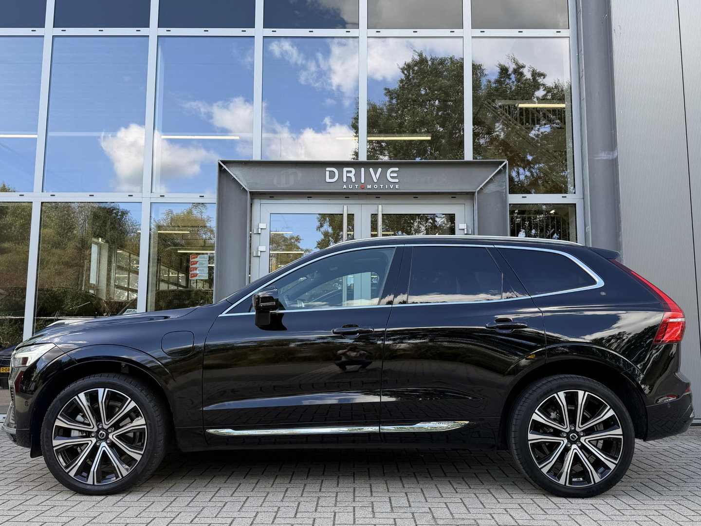 Volvo XC60 2.0 T8 455PK Plug-in hybrid AWD Ultimate Bright Pano|Luchtvering|Ventilatie|Pilot||H/K|HUD|Trekhaak|21"