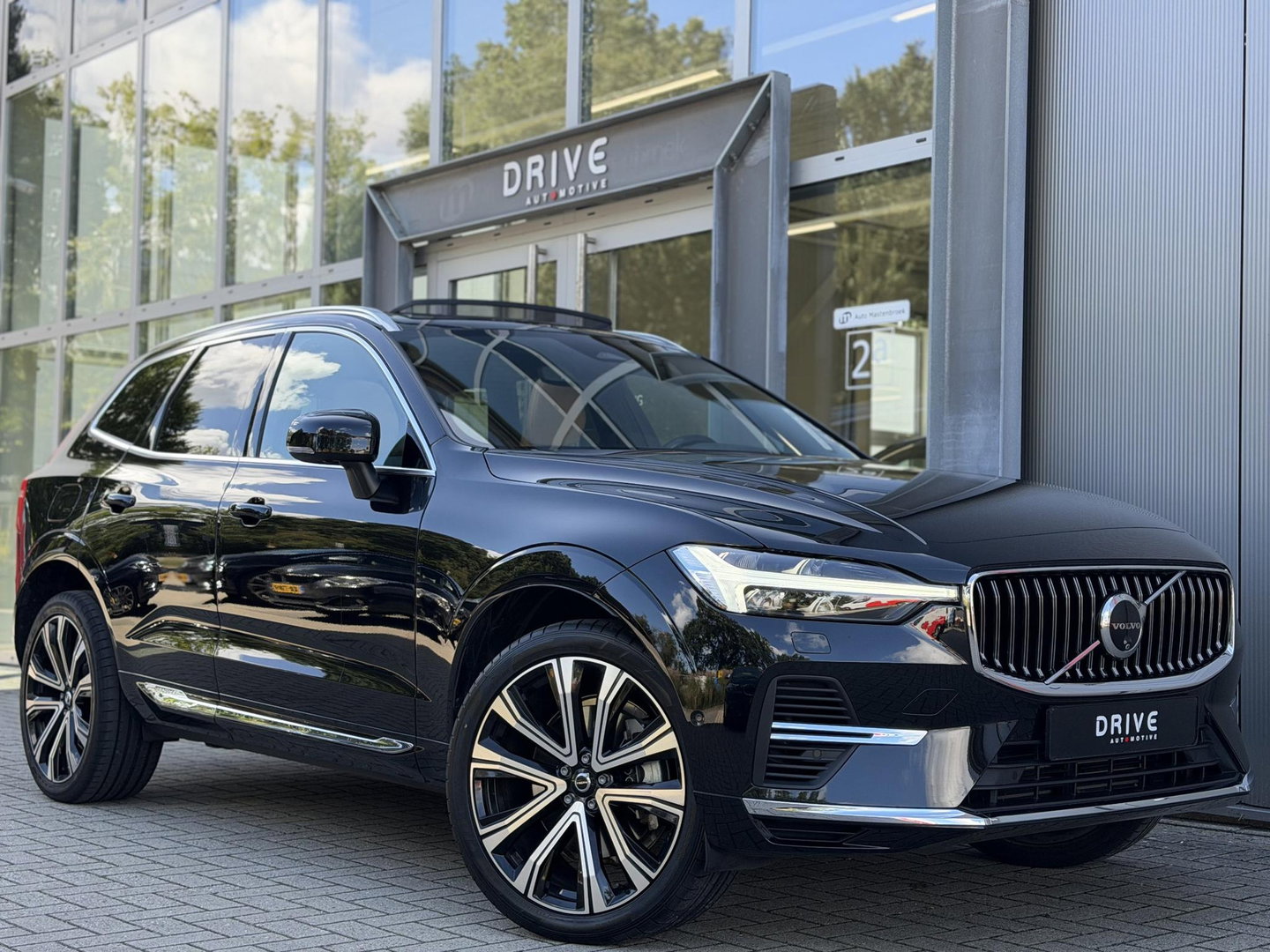 Volvo XC60 2.0 T8 455PK Plug-in hybrid AWD Ultimate Bright Pano|Luchtvering|Ventilatie|Pilot||H/K|HUD|Trekhaak|21"