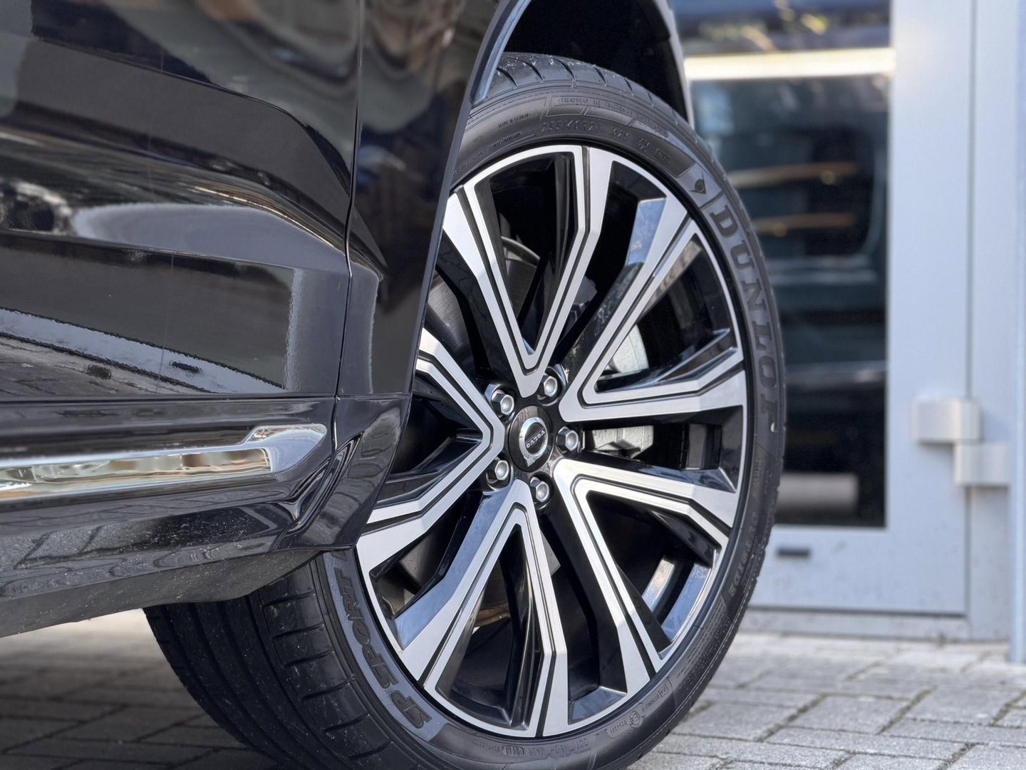 Volvo XC60 2.0 T8 455PK Plug-in hybrid AWD Ultimate Bright Pano|Luchtvering|Ventilatie|Pilot||H/K|HUD|Trekhaak|21"