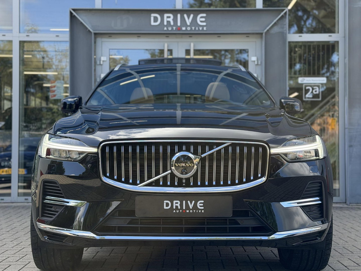 Volvo XC60 2.0 T8 455PK Plug-in hybrid AWD Ultimate Bright Pano|Luchtvering|Ventilatie|Pilot||H/K|HUD|Trekhaak|21"