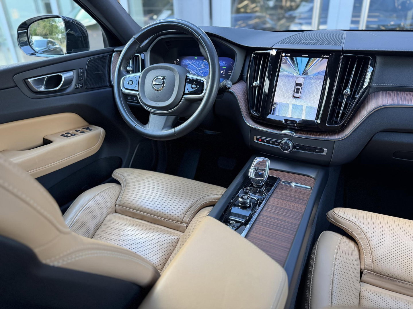 Volvo XC60 2.0 T8 455PK Plug-in hybrid AWD Ultimate Bright Pano|Luchtvering|Ventilatie|Pilot||H/K|HUD|Trekhaak|21"