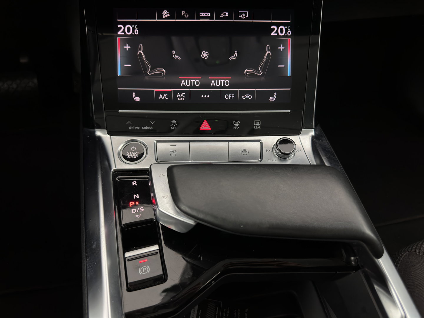 Audi e-tron 55 quattro Advanced edition 95 kWh [3-Fase-11kW] (INCL-BTW) Aut.*FULL-LED | DIGI-COCKPIT | KEYLESS | MEMORY-PACK | CAMERA | NAVI-FULLMAP | SHIFTPADDLES | DAB+ | HEATED-COMFORTSEATS | CRUISE | DRIVE-SELECT | 20''ALU*