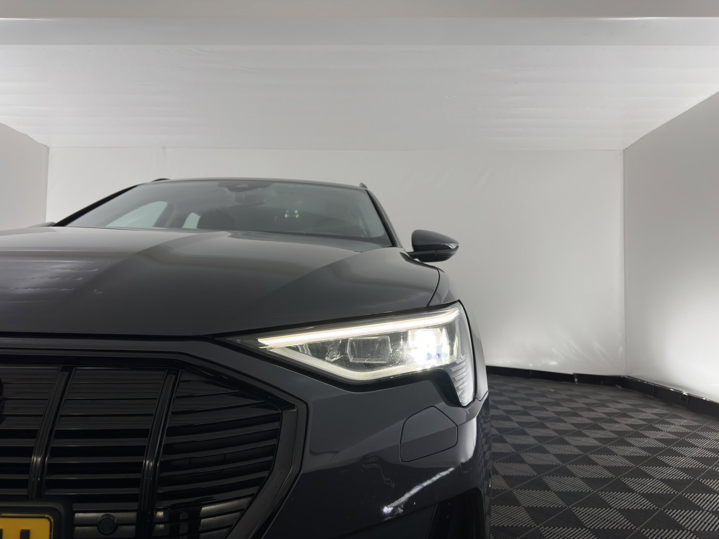 Audi e-tron 55 quattro Advanced edition 95 kWh [3-Fase-11kW] (INCL-BTW) Aut.*FULL-LED | DIGI-COCKPIT | KEYLESS | MEMORY-PACK | CAMERA | NAVI-FULLMAP | SHIFTPADDLES | DAB+ | HEATED-COMFORTSEATS | CRUISE | DRIVE-SELECT | 20''ALU*