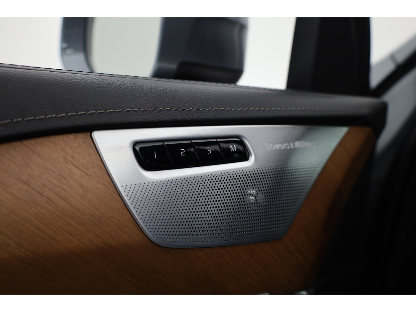 Volvo XC90 2.0 T8 Twin Engine AWD Inscription Full option | Luchtvering | B&W audio | Massage |  360 cam | HUD | Trekhaak |