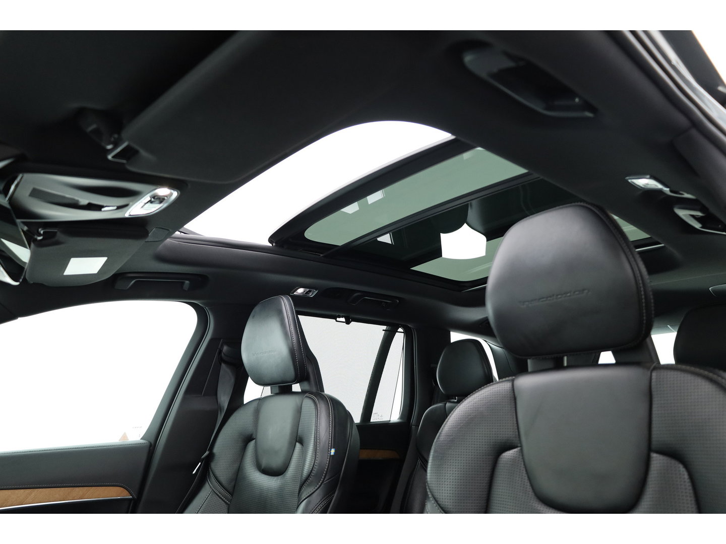 Volvo XC90 2.0 T8 Twin Engine AWD Inscription Full option | Luchtvering | B&W audio | Massage |  360 cam | HUD | Trekhaak |