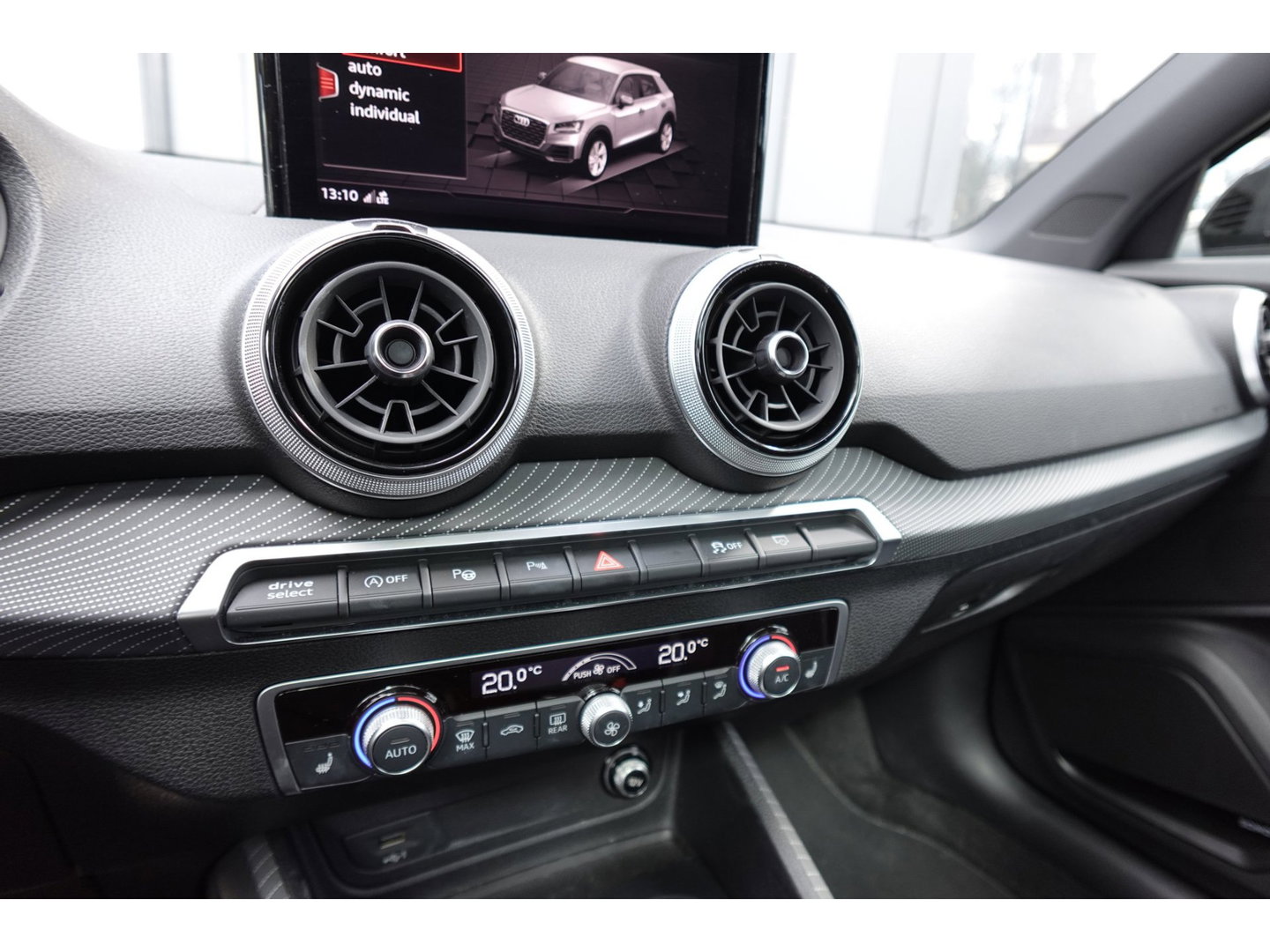 Audi Q2 35 TFSI S 2X S-LINE Edition PANO KEYLESS MATRIX
