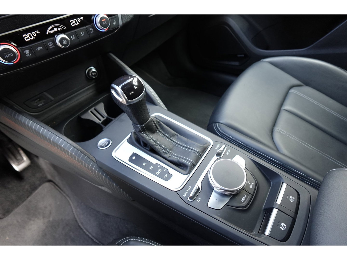 Audi Q2 35 TFSI S 2X S-LINE Edition PANO KEYLESS MATRIX