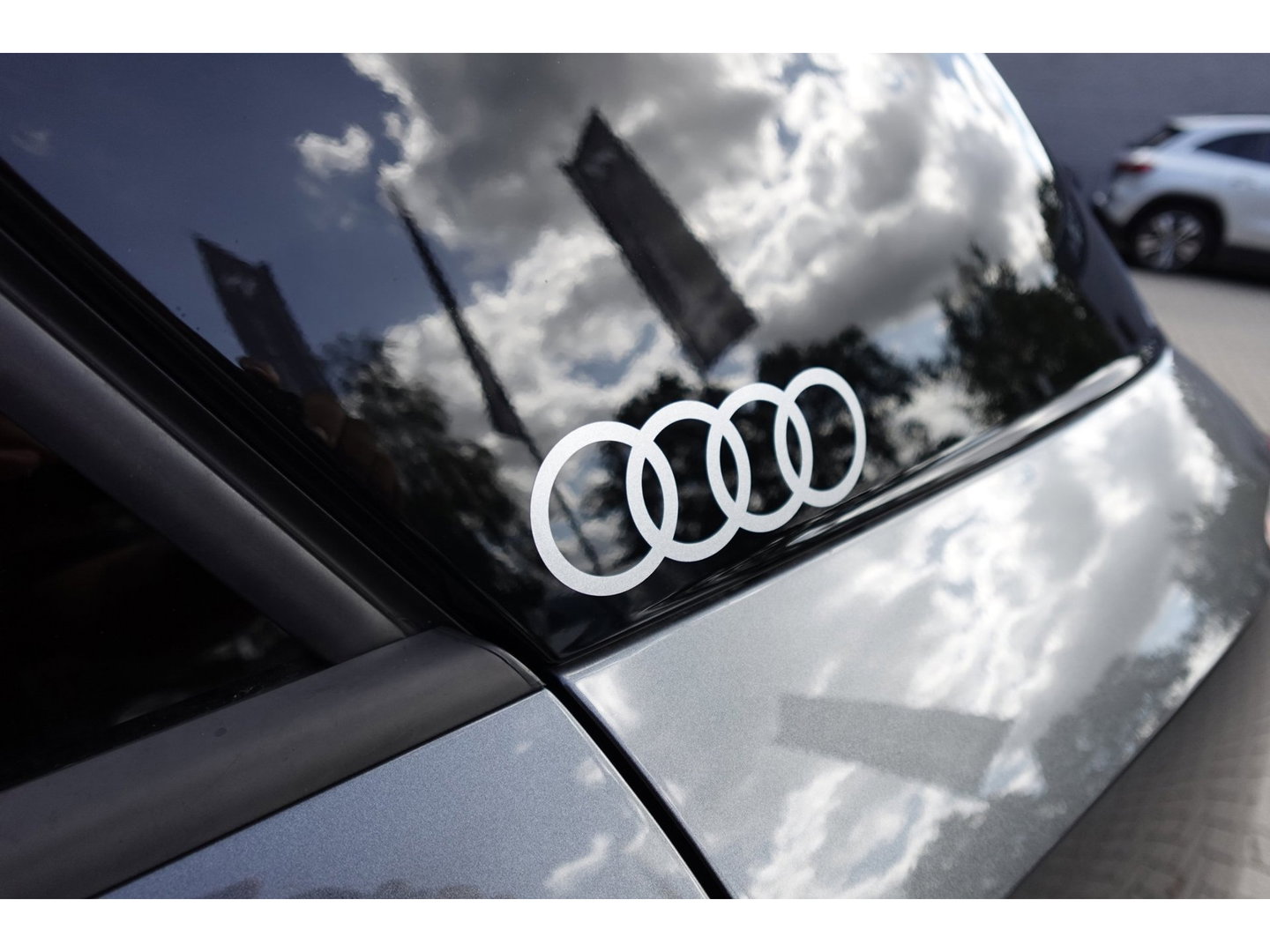 Audi Q2 35 TFSI S 2X S-LINE Edition PANO KEYLESS MATRIX