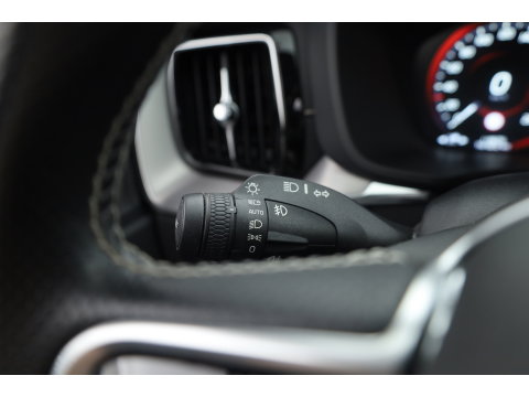 Volvo XC60 2.0 T8 390 PK Twin Engine AWD R-Design | Luchtvering | Heico | Acantara | Trekhaak | HUD | 360 camera | BTW |