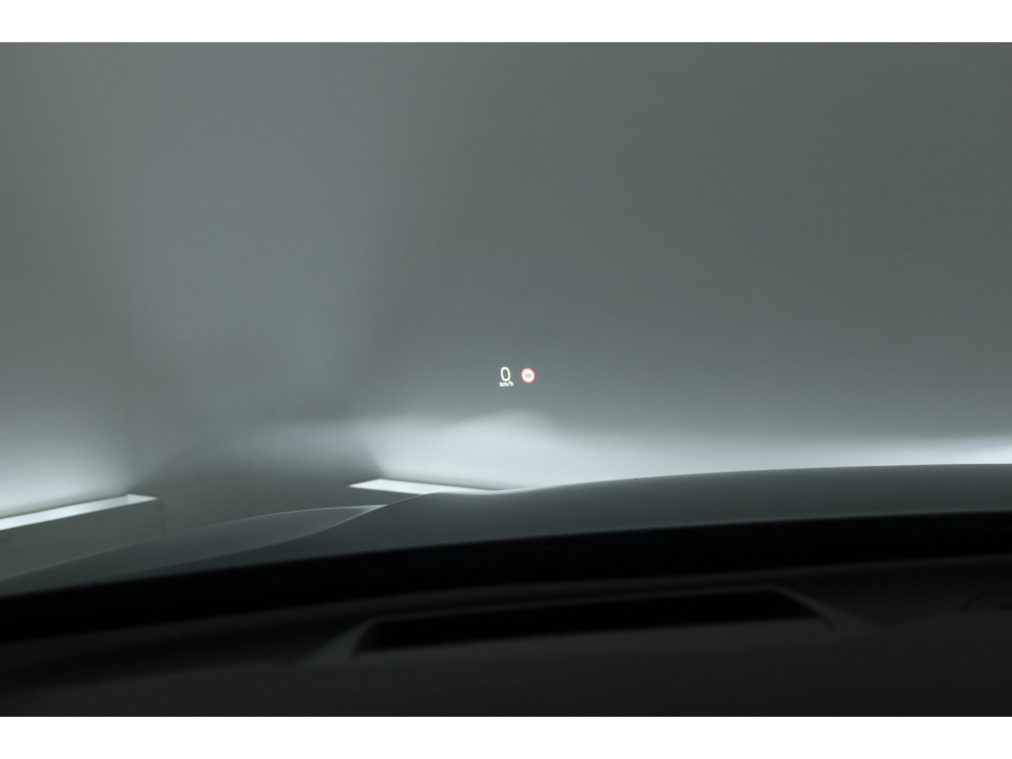 Volvo XC60 2.0 T8 390 PK Twin Engine AWD R-Design | Luchtvering | Heico | Acantara | Trekhaak | HUD | 360 camera | BTW |