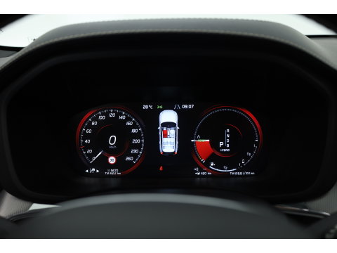 Volvo XC60 2.0 T8 390 PK Twin Engine AWD R-Design | Luchtvering | Heico | Acantara | Trekhaak | HUD | 360 camera | BTW |