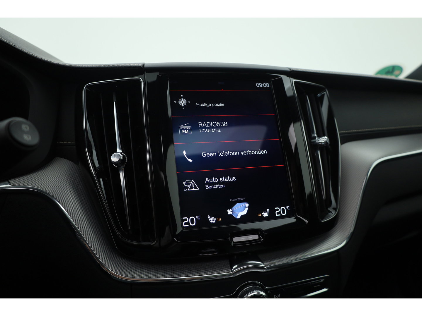 Volvo XC60 2.0 T8 390 PK Twin Engine AWD R-Design | Luchtvering | Heico | Acantara | Trekhaak | HUD | 360 camera | BTW |