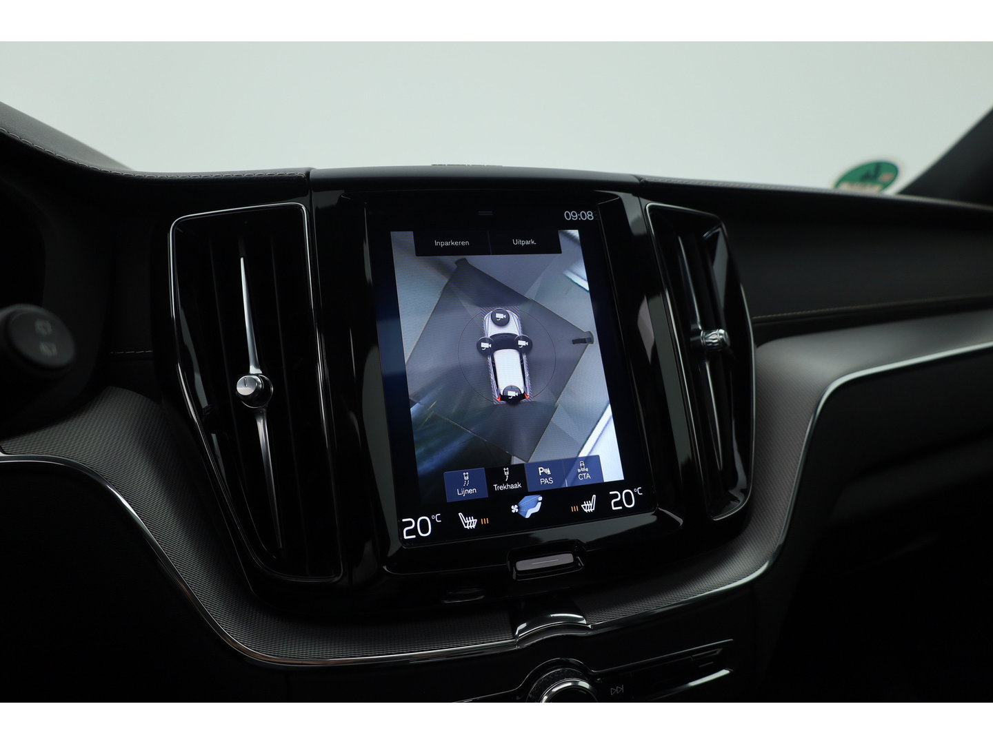 Volvo XC60 2.0 T8 390 PK Twin Engine AWD R-Design | Luchtvering | Heico | Acantara | Trekhaak | HUD | 360 camera | BTW |