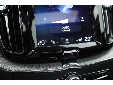 Volvo XC60 2.0 T8 390 PK Twin Engine AWD R-Design | Luchtvering | Heico | Acantara | Trekhaak | HUD | 360 camera | BTW |