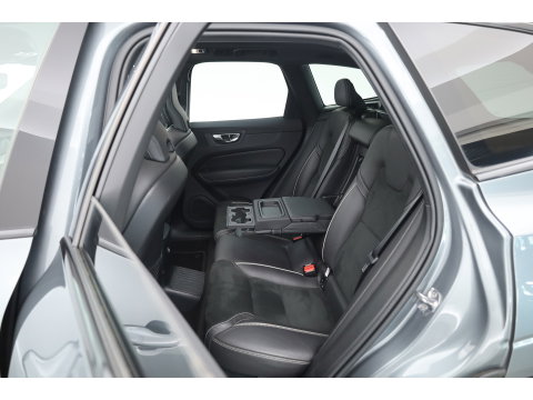 Volvo XC60 2.0 T8 390 PK Twin Engine AWD R-Design | Luchtvering | Heico | Acantara | Trekhaak | HUD | 360 camera | BTW |