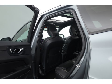 Volvo XC60 2.0 T8 390 PK Twin Engine AWD R-Design | Luchtvering | Heico | Acantara | Trekhaak | HUD | 360 camera | BTW |