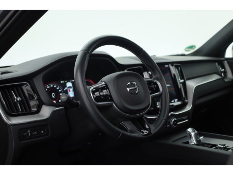 Volvo XC60 2.0 T8 390 PK Twin Engine AWD R-Design | Luchtvering | Heico | Acantara | Trekhaak | HUD | 360 camera | BTW |