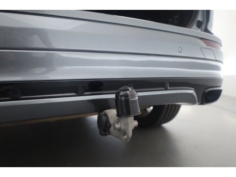 Volvo XC60 2.0 T8 390 PK Twin Engine AWD R-Design | Luchtvering | Heico | Acantara | Trekhaak | HUD | 360 camera | BTW |
