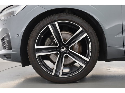 Volvo XC60 2.0 T8 390 PK Twin Engine AWD R-Design | Luchtvering | Heico | Acantara | Trekhaak | HUD | 360 camera | BTW |