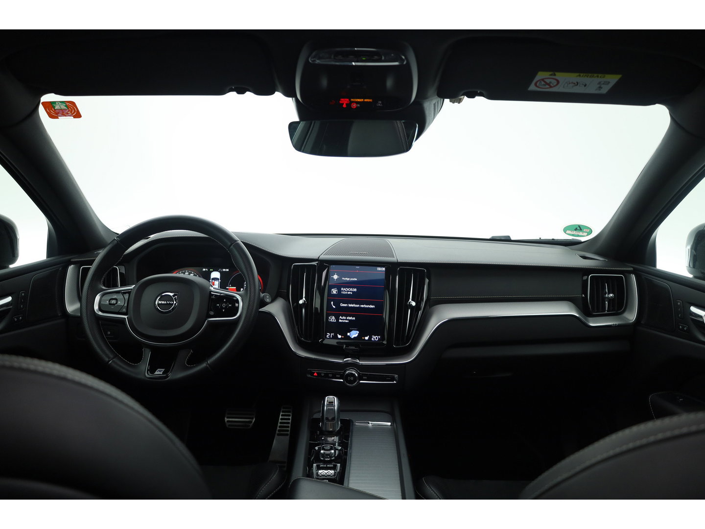 Volvo XC60 2.0 T8 390 PK Twin Engine AWD R-Design | Luchtvering | Heico | Acantara | Trekhaak | HUD | 360 camera | BTW |