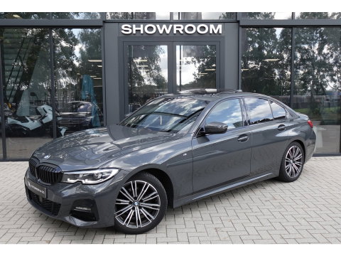 BMW 3-serie 320i High Executive PANO H&K LEDER
