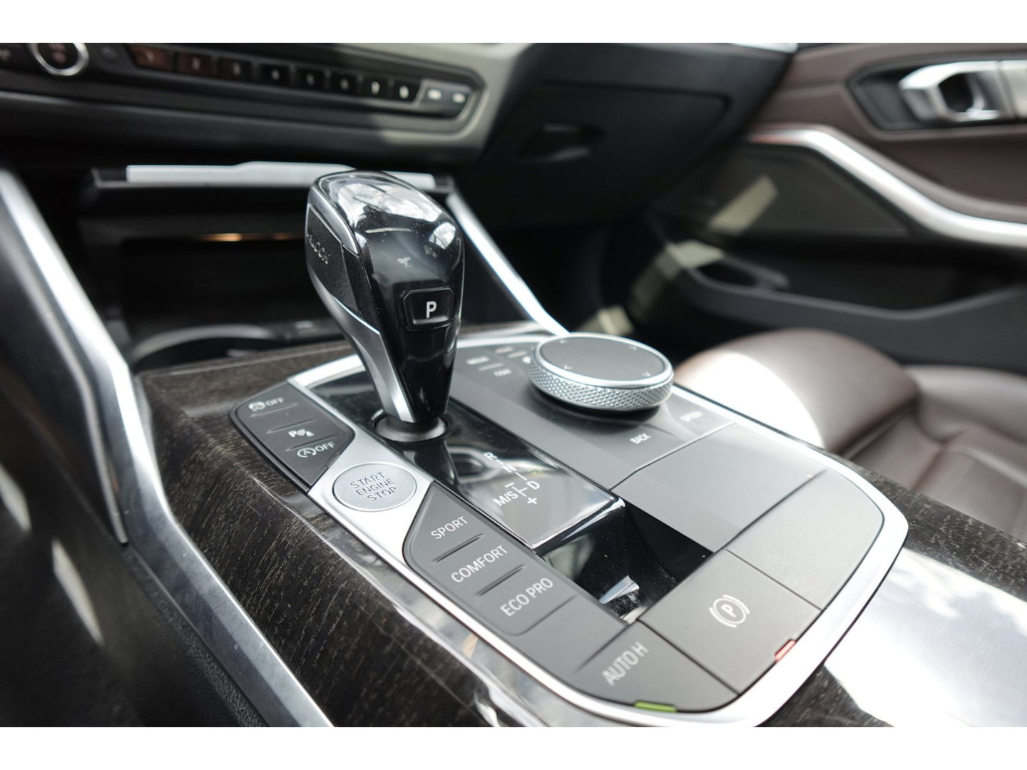 BMW 3-serie 320i High Executive PANO H&K LEDER