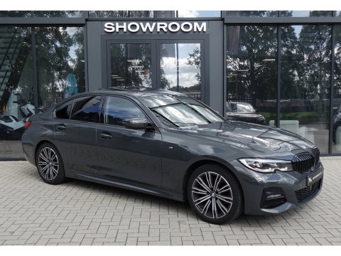 BMW 3-serie 320i High Executive PANO H&K LEDER