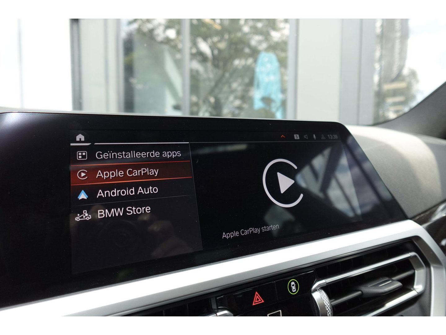 BMW 3-serie 320i High Executive PANO H&K LEDER