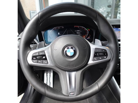 BMW 3-serie 320i High Executive PANO H&K LEDER